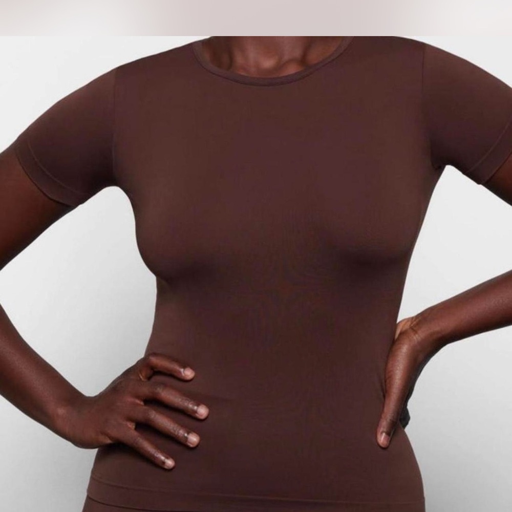SKIMS FIT EVERYBODY T SHIRT IN COCOA PLUS SIZE 3X